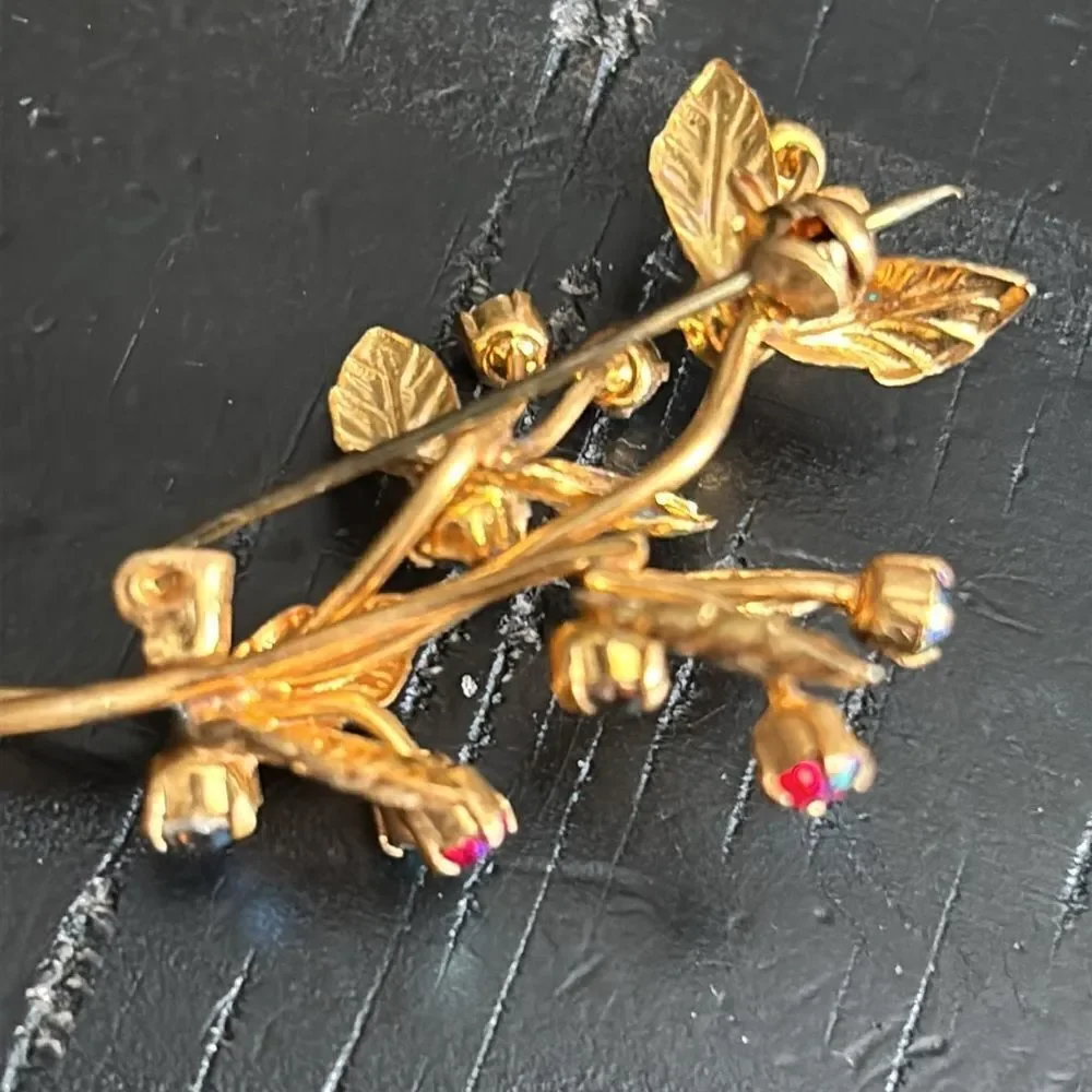 Source Unknown pin slightly